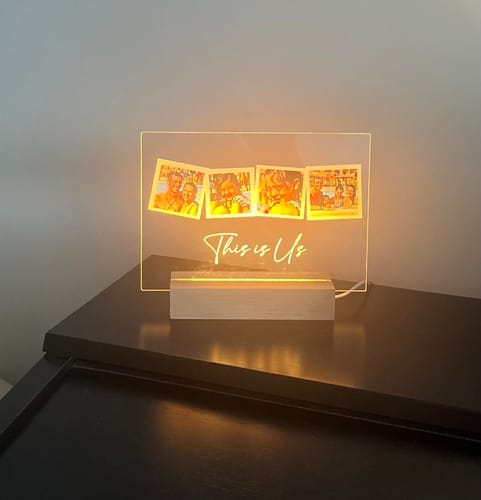 Customer photo review of Lâmpada c/ 4 Fotografias & Frase Especial