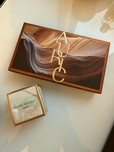 Customer photo review of Mirage Shift Crème Cheek Palette