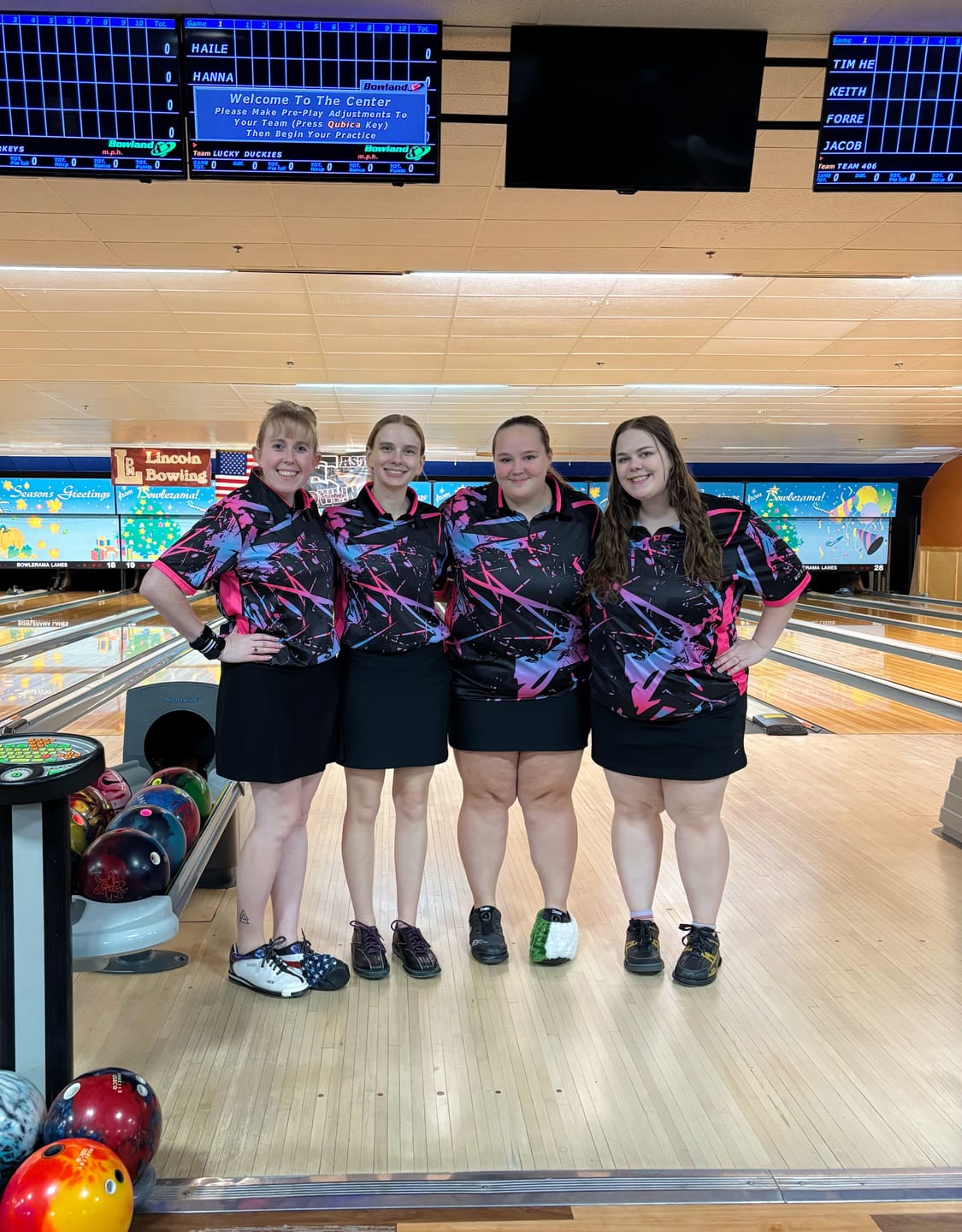Customer photo review of KARMA - NEON PINK BLUE - BOWLING JERSEY