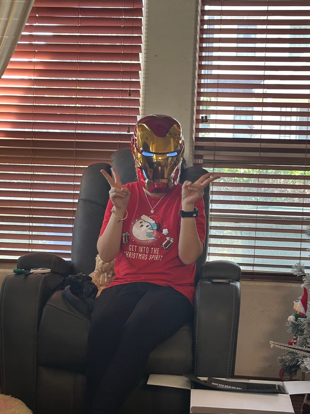Customer photo review of Mechahead IronMan  Mk50 MK5 Helmet | English version | Voice Control | 1: 1 Real Person Wearable