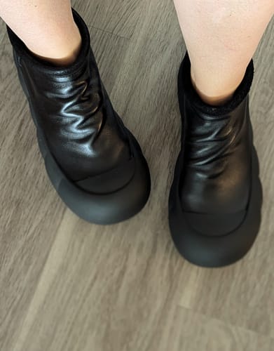 Customer photo review of Women Vintage Autumn Soft Leather Platform Boots