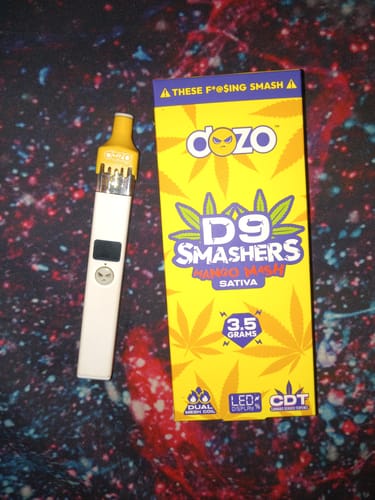 Customer photo review of 3.5g Dozo D9 Smashers THC-A Disposable: Mango Mash (Sativa)