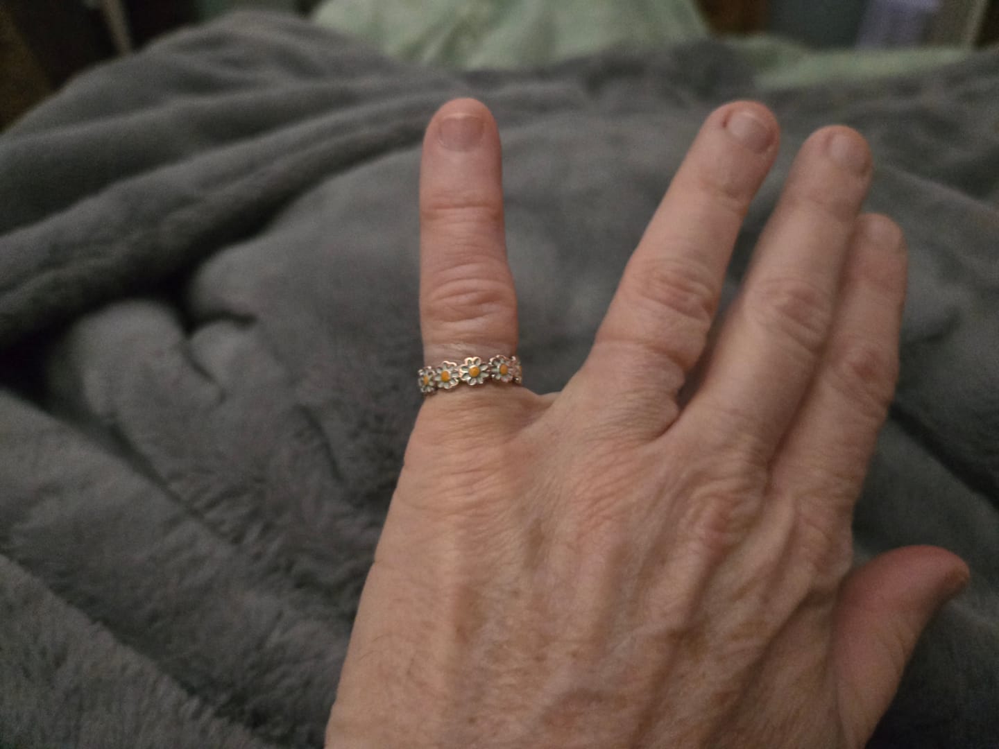 Customer photo review of Vintage Daisy Flower Ring