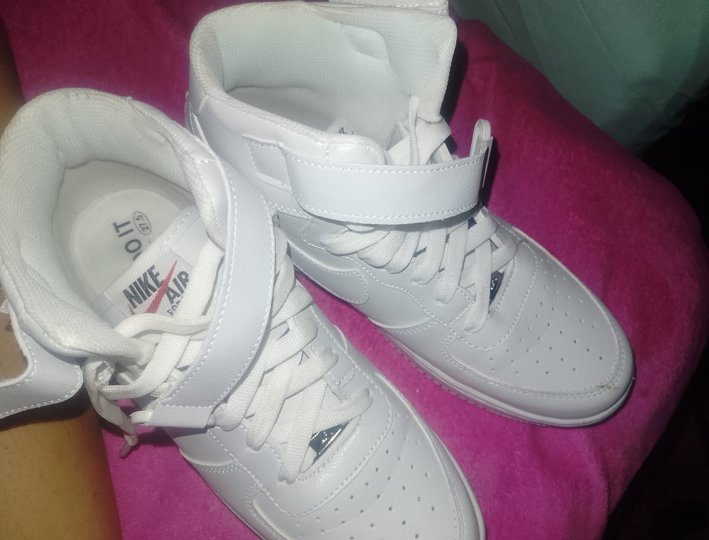 Customer photo review of Tenis 841 Blanco Total