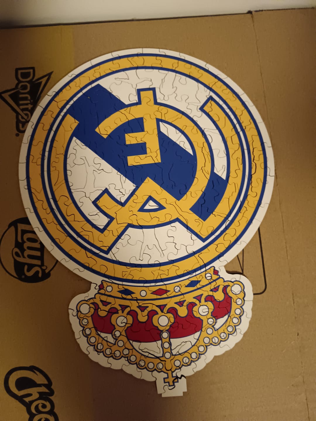 Customer photo review of Real Madrid CF® Logo - Rompecabezas de Madera