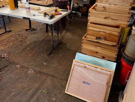 Customer photo review of (No Frame No Foundation)MayBee Hives Beekeeping Accessories Kit Hive Beeswax Coated 10 Frame Langstroth Beehive Include 1 Bee Deep Body And 1 Bee Super Hive Body (Metal Queen Excluder,Solid Bottom Board)