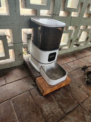 Customer photo review of Advwin 6L Automatic Pet Feeder 5G WiFi