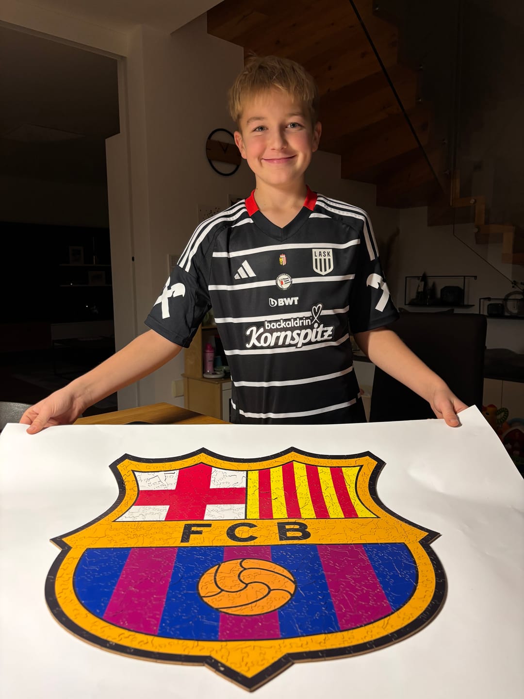Customer photo review of FC Barcelona® Logo - Holzpuzzle