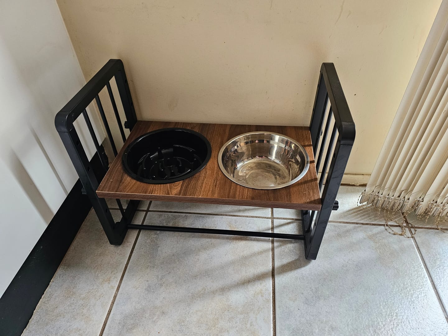 Customer photo review of PaWz Adjustable Height Pet Feeder Elevated Dual Raised Bowl
