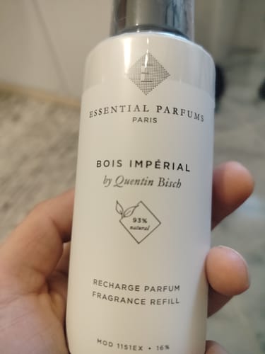 Customer photo review of ESSENTIAL PARFUMS - BOIS IMPÉRIAL