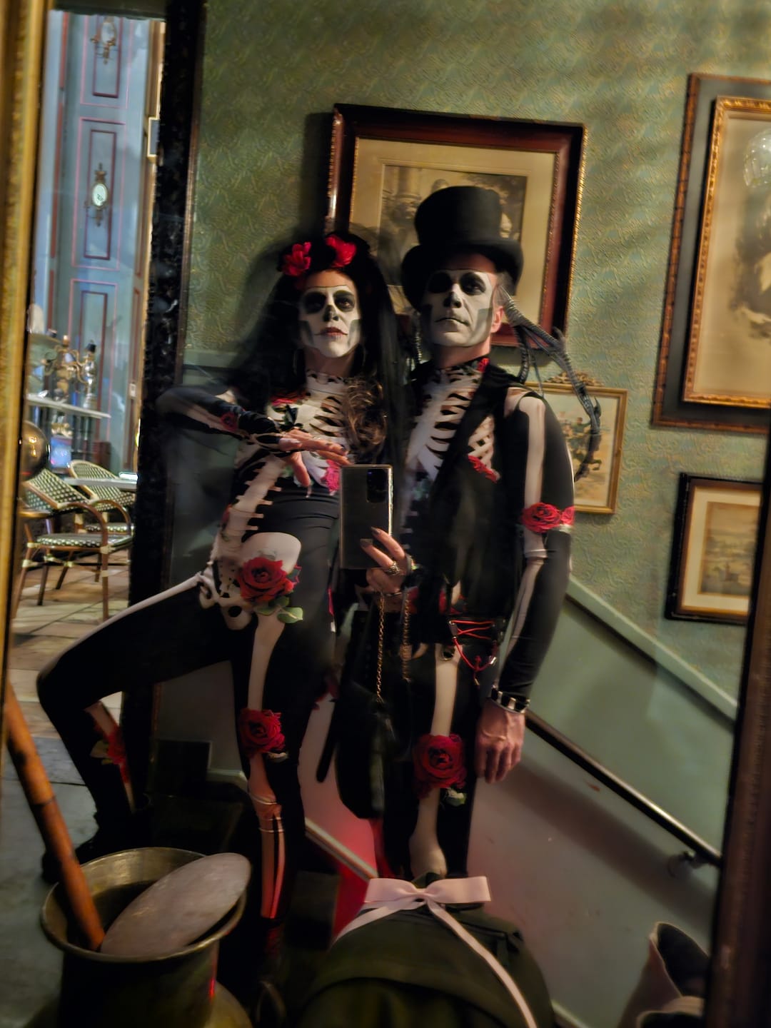 Customer photo review of Skeleton & Roses Costume