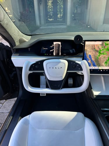 Customer photo review of Custom Dry Carbon Fiber Yoke Steering Wheel Replacement for Tesla Model S/X 2022-2025