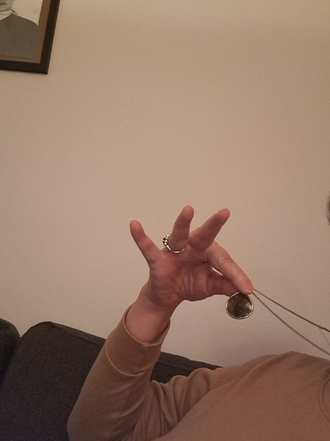 Customer photo review of Pendentif Protection Élégant en Labradorite