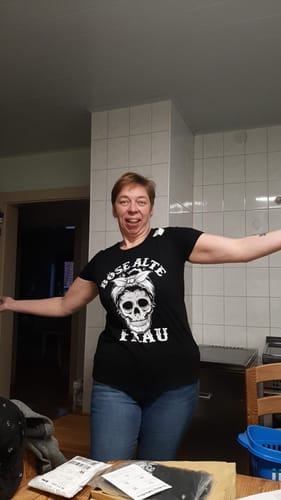 Customer photo review of Böse alte Frau - Damen T-Shirt