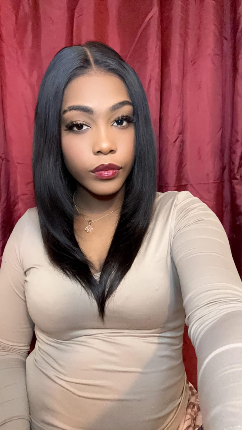 Customer photo review of Flash Sale Wavymy TikTok Viral Layered Cut Pre-bleached Wear Go Wigs 180% Density Straight  4x6 HD Lace Closure Wigs 100% Human Hair