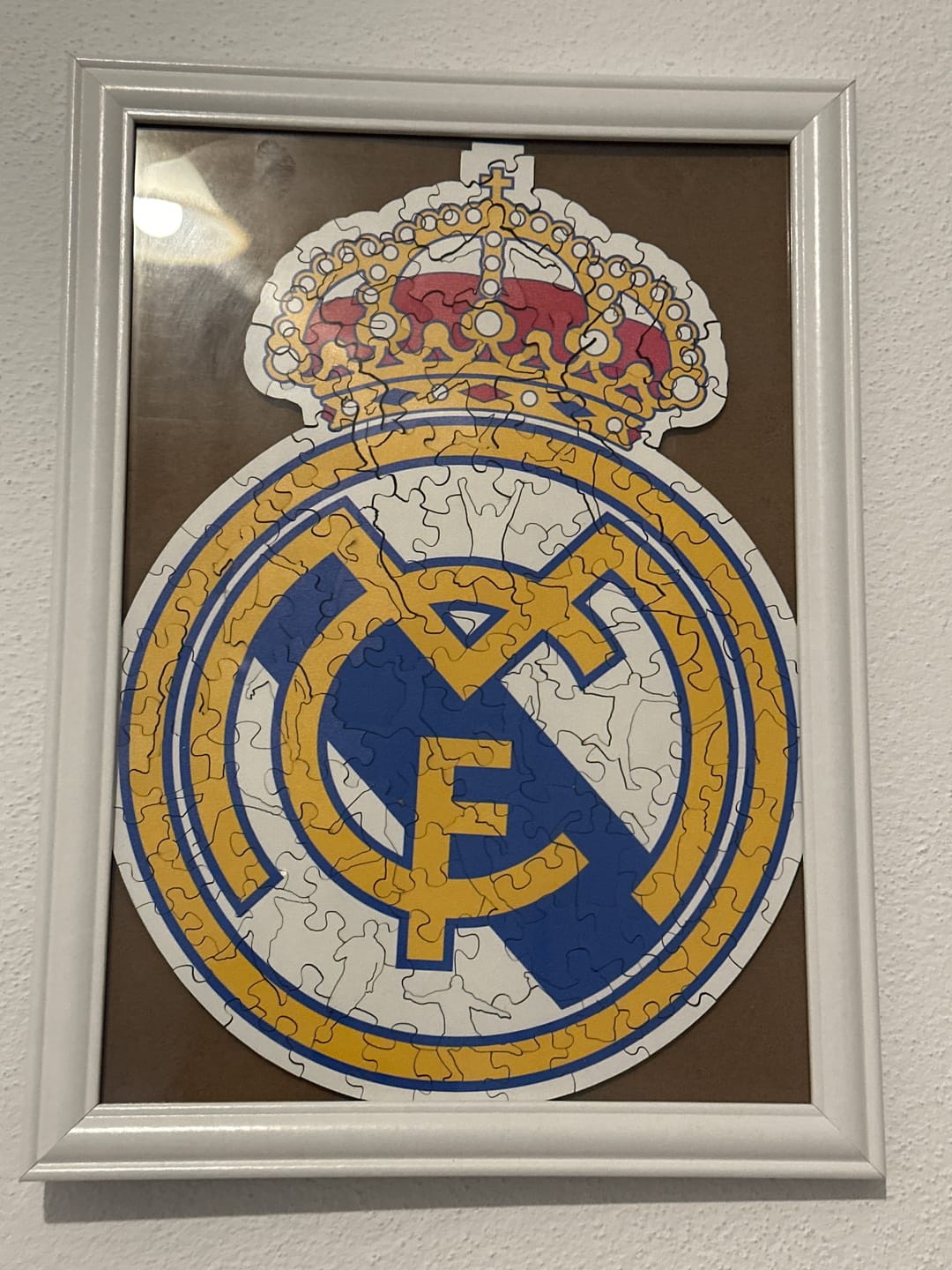 Customer photo review of Real Madrid CF® Logo - Rompecabezas de Madera