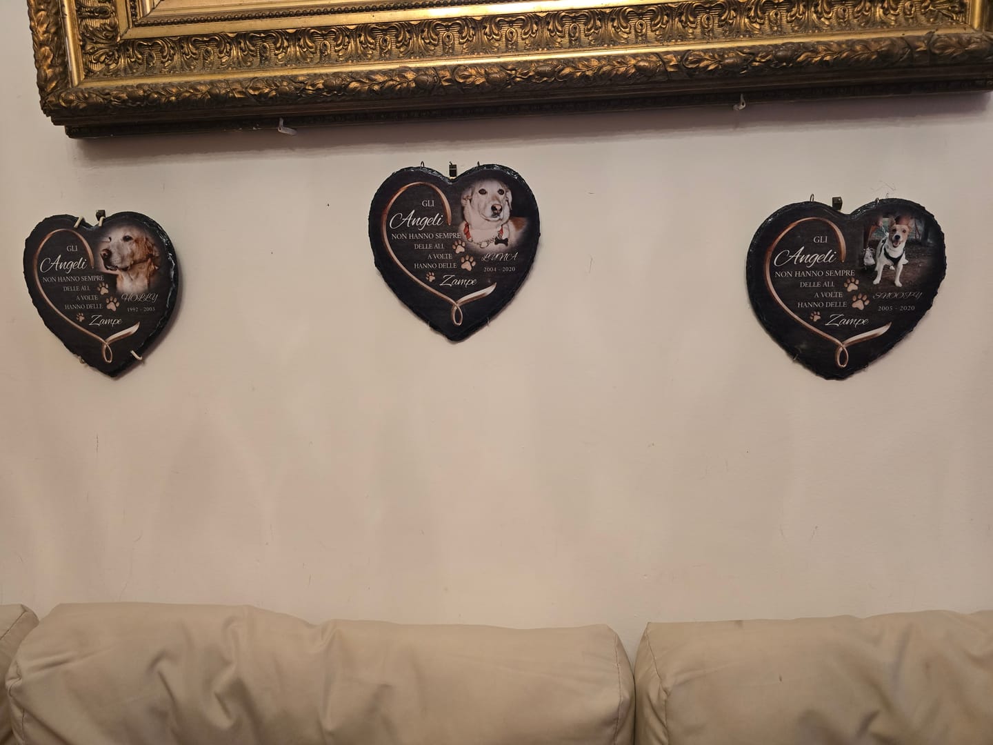 Customer photo review of Gli angeli hanno delle zampe - Cuore in ardesia personalizzato