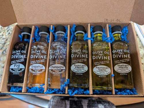 Customer photo review of 6 Pack - "Italian" Extra Virgin Olive Oil & Balsamic Gift Box