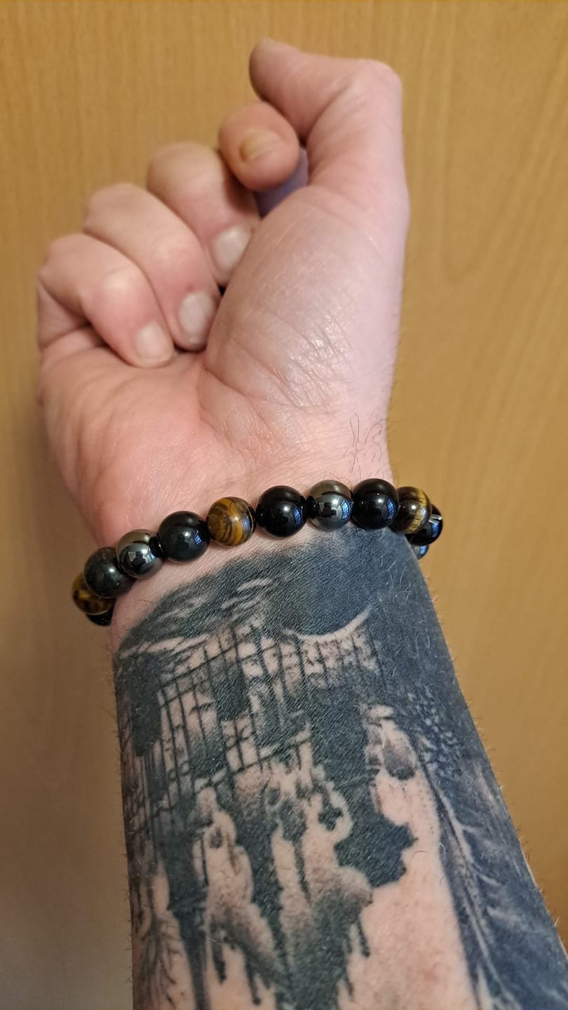 Customer photo review of DREIFACHER SCHÜTZER Tigerauge - Hämatit - Schwarzer Obsidian