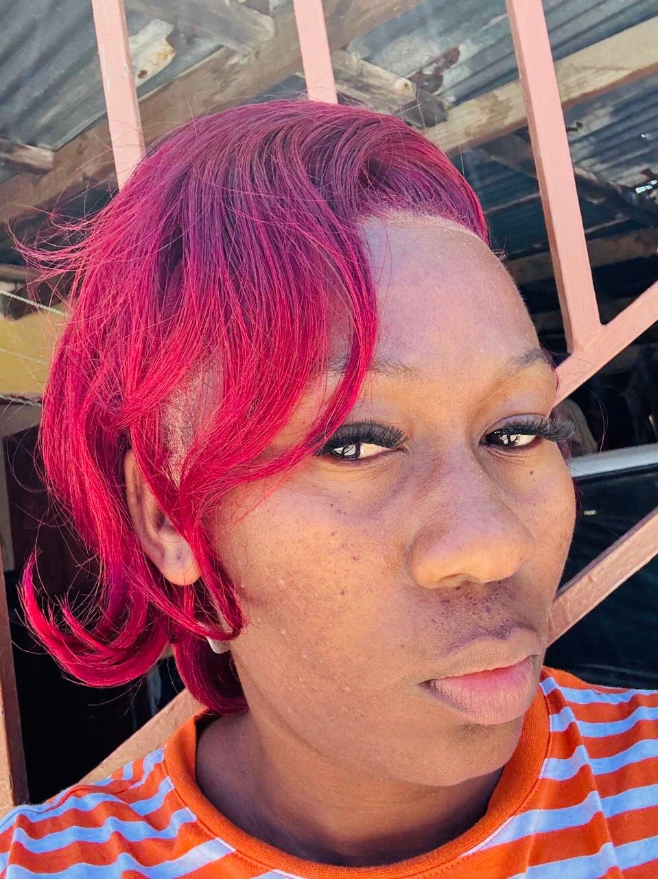 Customer photo review of Brazilian 13x4 Lace Frontal Wig Pixie Cut Col