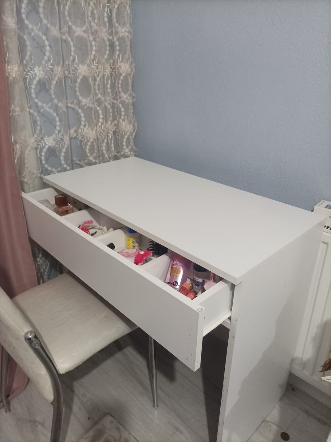 Customer photo review of Rani BJ104 Makyaj Tuvalet Masası Tek Çekmeceli Takı Düzenleyici Beyaz