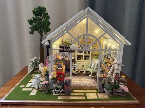 Customer photo review of Sunshine Greenhouse Courtyard DIY Miniature Dollhouse