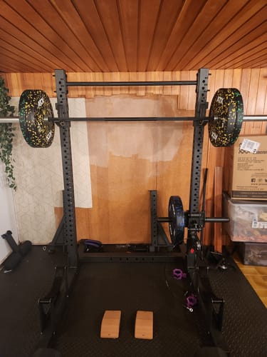 Customer photo review of R7 Squat Rack
