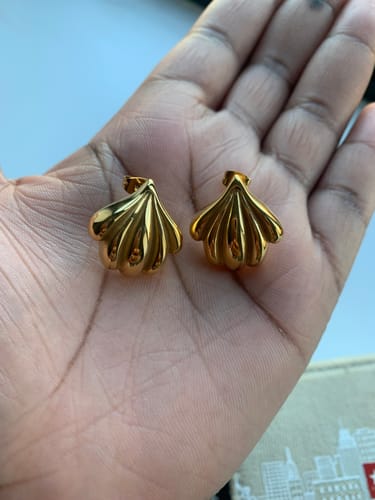 Customer photo review of WILLA earrings (sale)