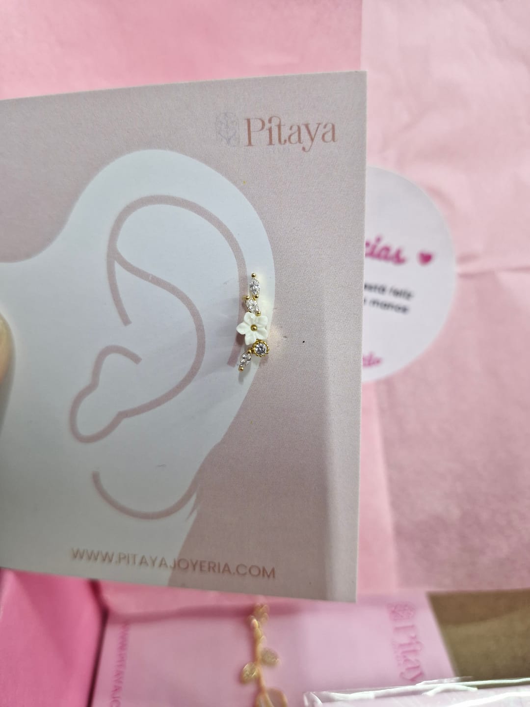 Customer photo review of Piercing de Florecita con Zirconias