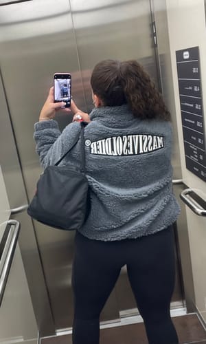 Customer photo review of Massive Fleece Sweater Grey