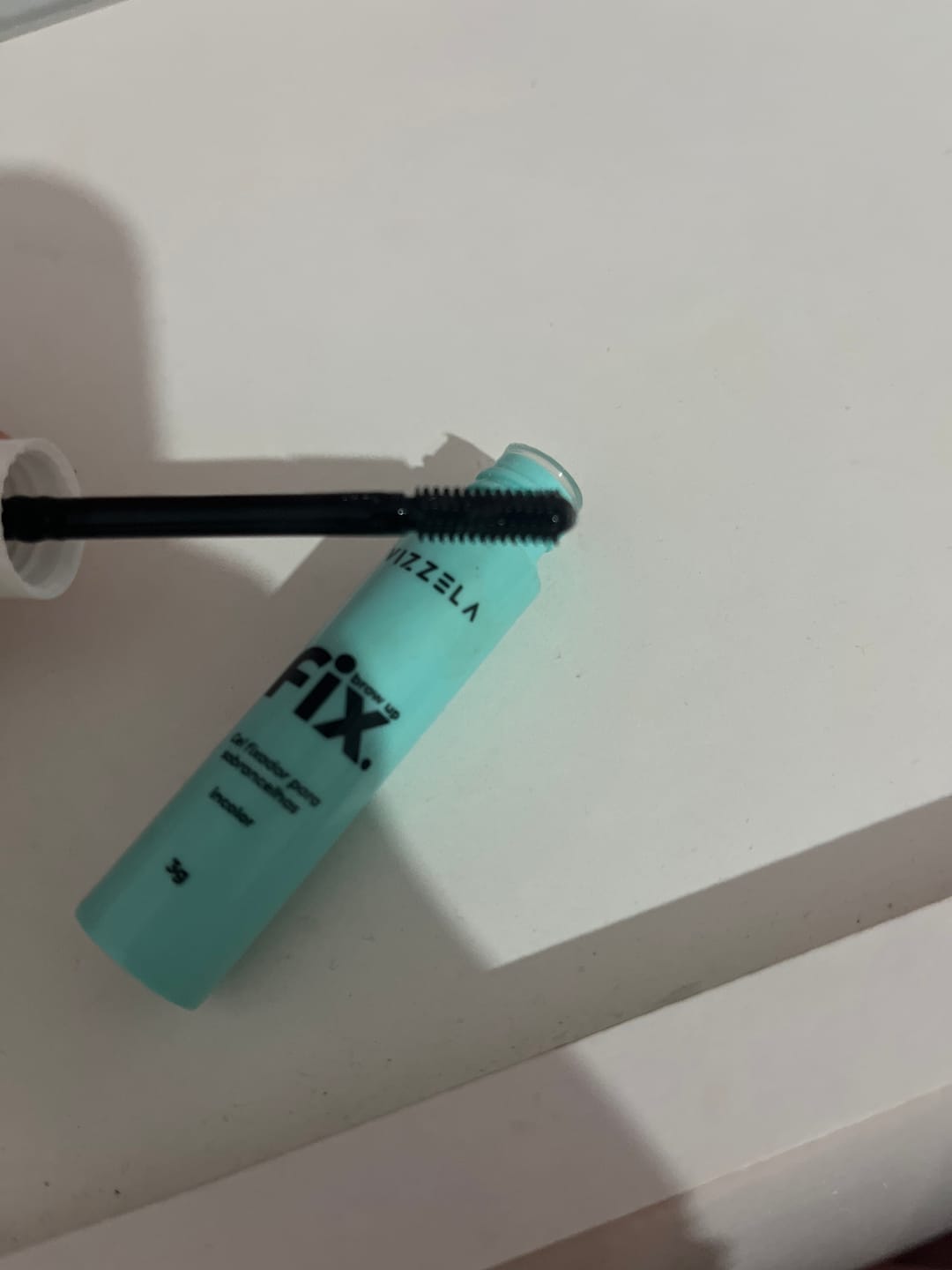 Customer photo review of Brow Up Fix - Gel Fixador para Sobrancelhas – Vizzela