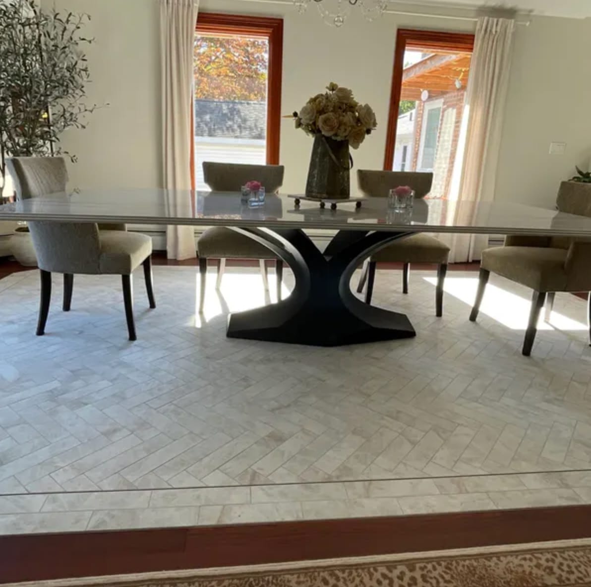 Customer photo review of Table Base 304 Dentro 28" H for Dining Design Furniture