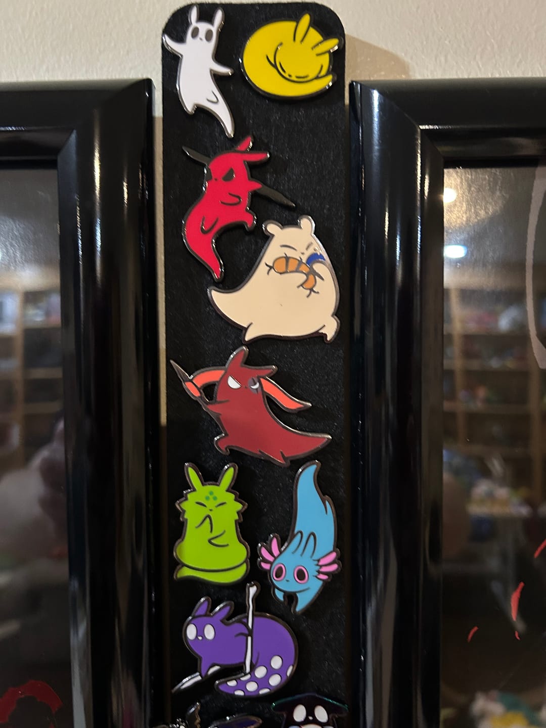 Customer photo review of Rain World - Slugcat Pin