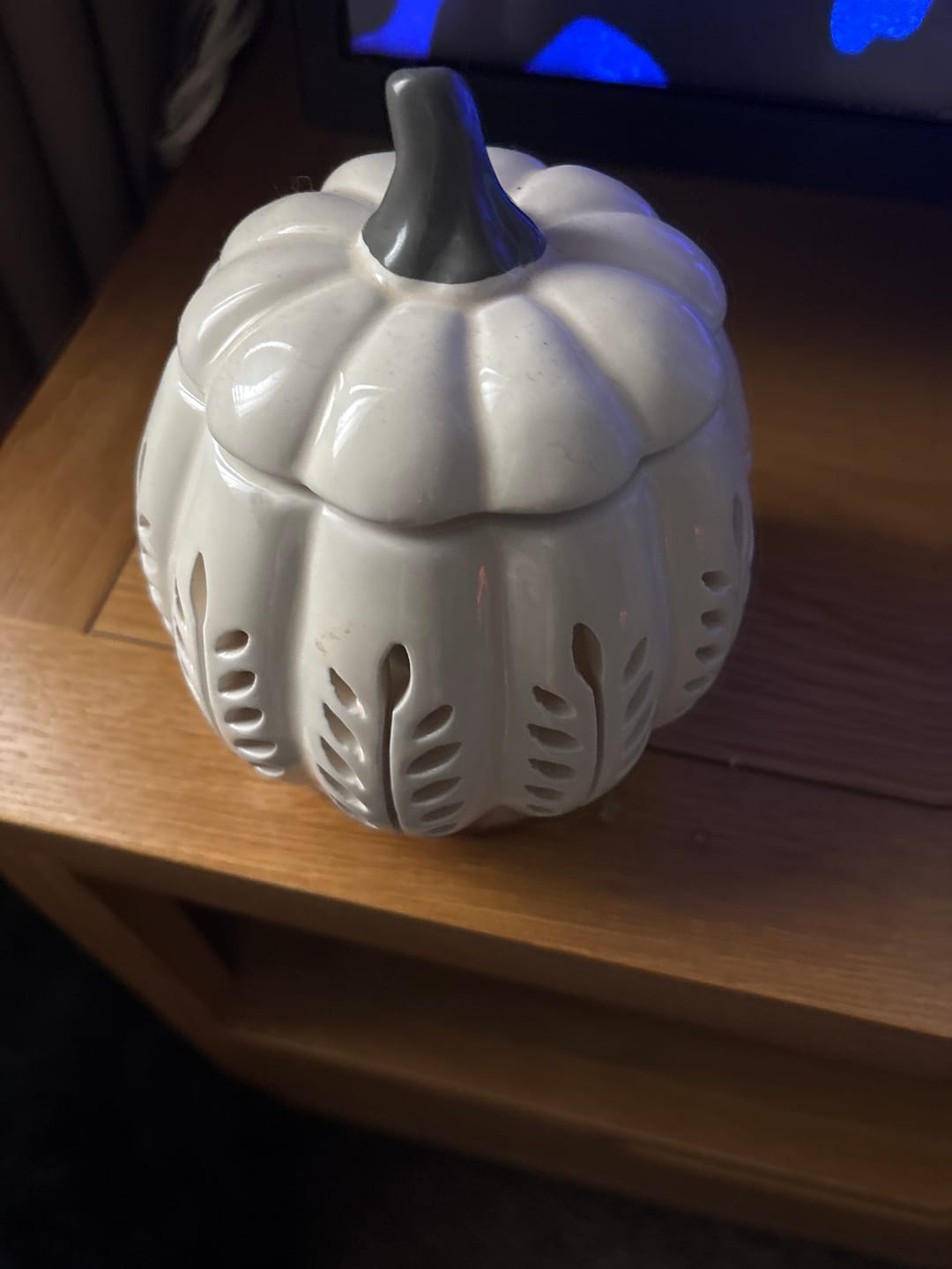 Customer photo review of Cream Leaf Cut Out Pumpkin Wax Burner