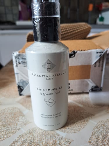 Customer photo review of ESSENTIAL PARFUMS - BOIS IMPERIAL