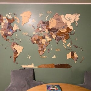 Customer photo review of Bundle: Weltkarte & Flaggen-Pins