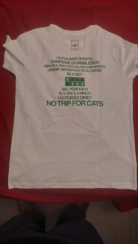 Stefania M. review of T-Shirt NO TRIP FOR CATS image 1 out of 2