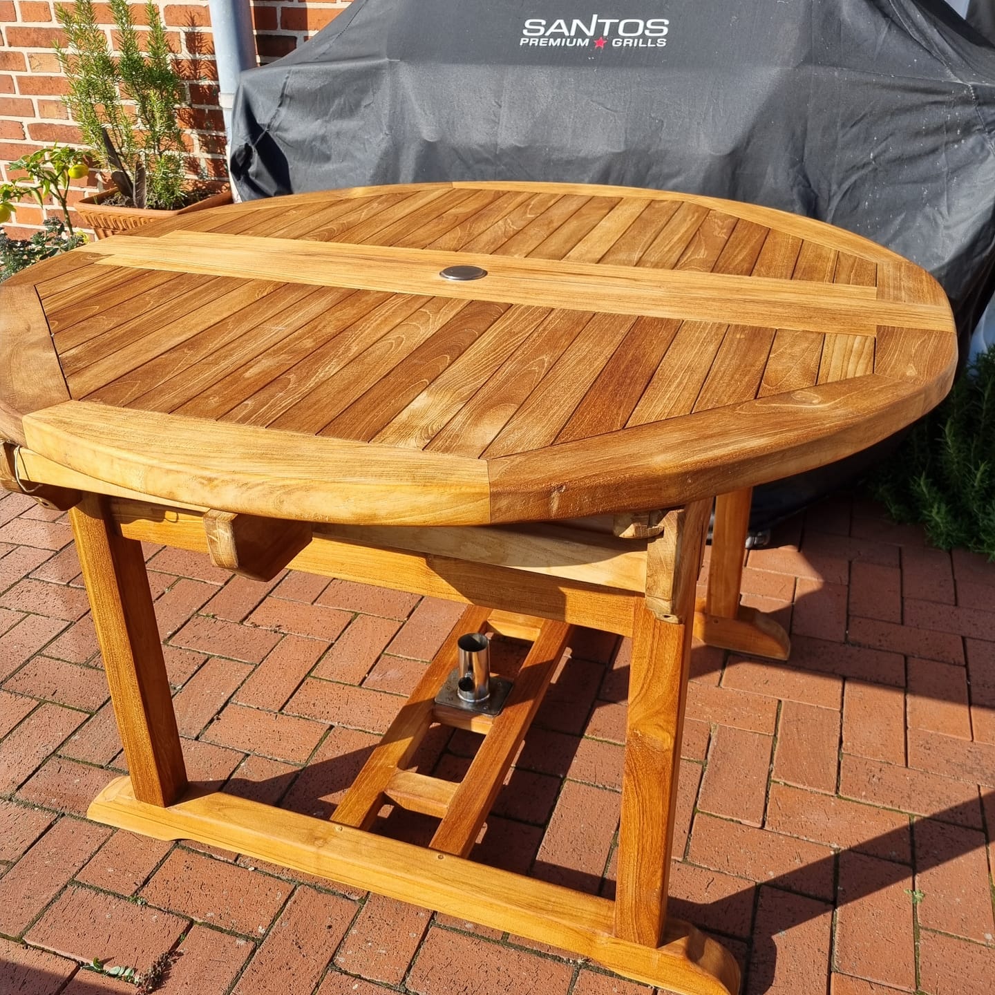 Customer photo review of Teak Gartenmöbel Set 120-170cm Runder bis ovaler Tisch 4 San Francisco Stühle aus Teakholz, inklusive Kissen.