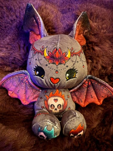 Customer photo review of Batties Plush Pendant Blind Box