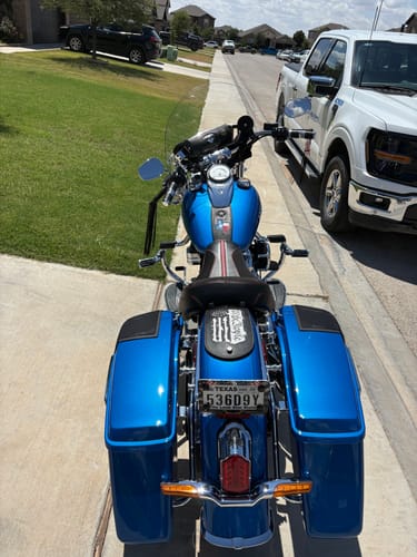 Customer photo review of HR3 Electric Blue Hard Saddlebags (Regular) For 14-23 Harley Touring