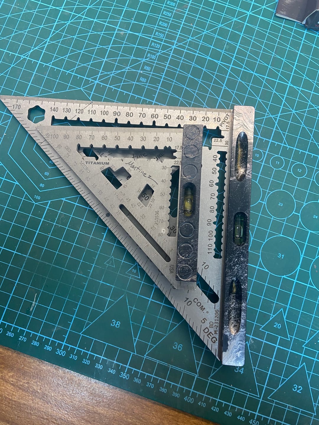 Customer photo review of Martinez Tools | Titanium Micro Square with level vial - Metric