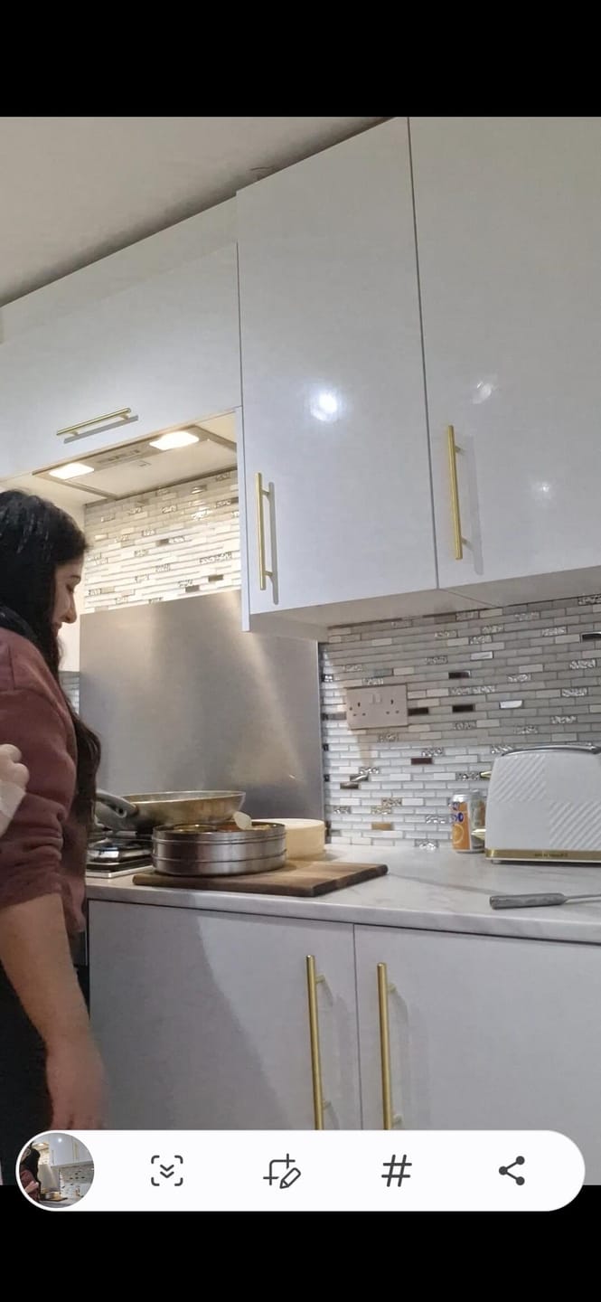 Customer photo review of Iceberg White Brick Glass Stone Metal Gloss 30x30cm