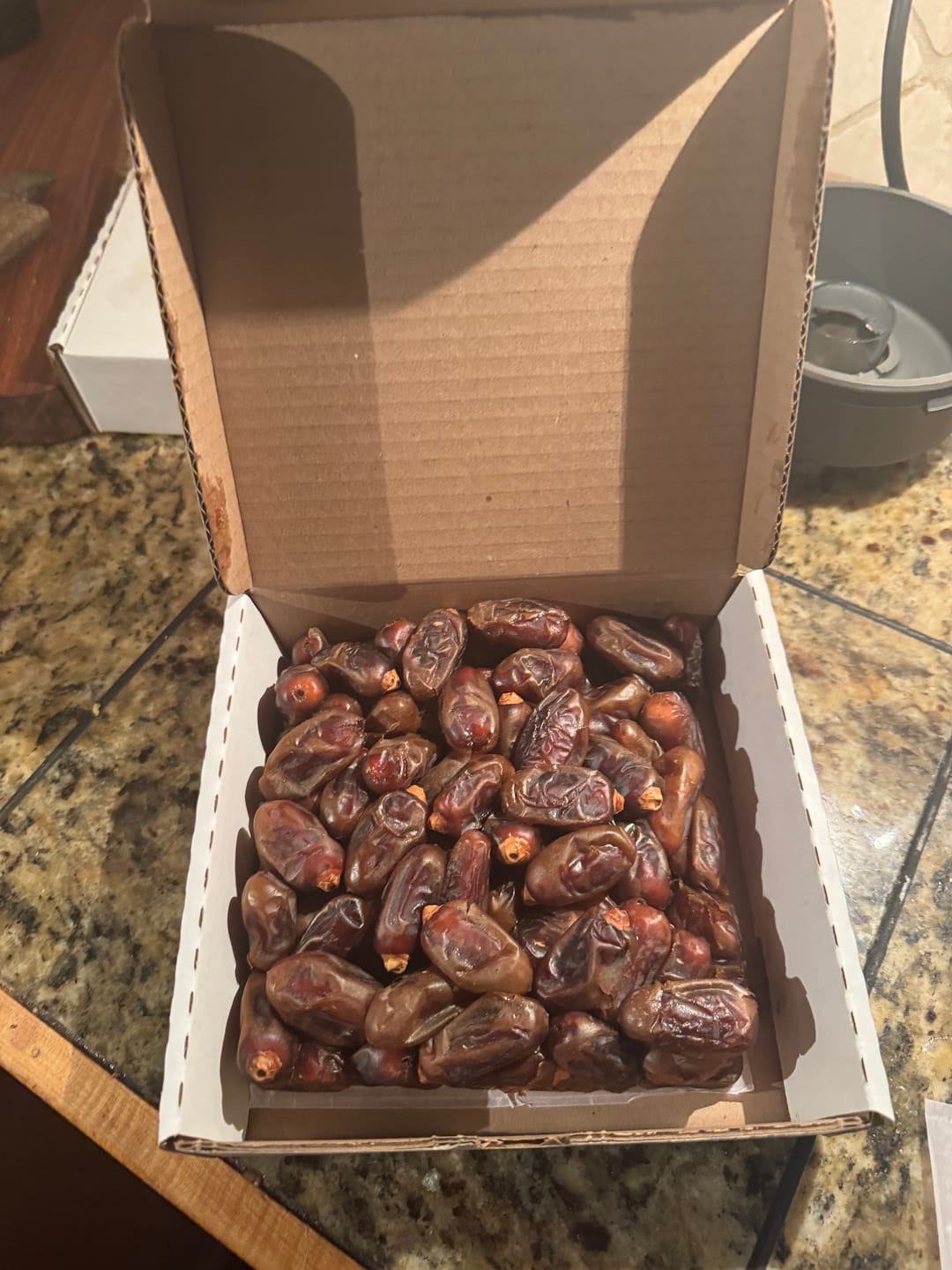 Customer photo review of Organic Halawi Dates Box