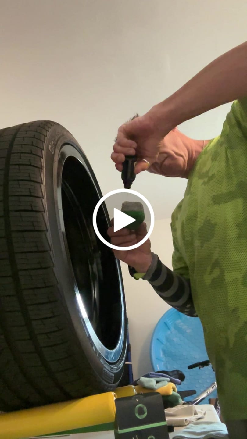 Customer video review of 1st Wipe Coating Removal Towel (12-Pack)