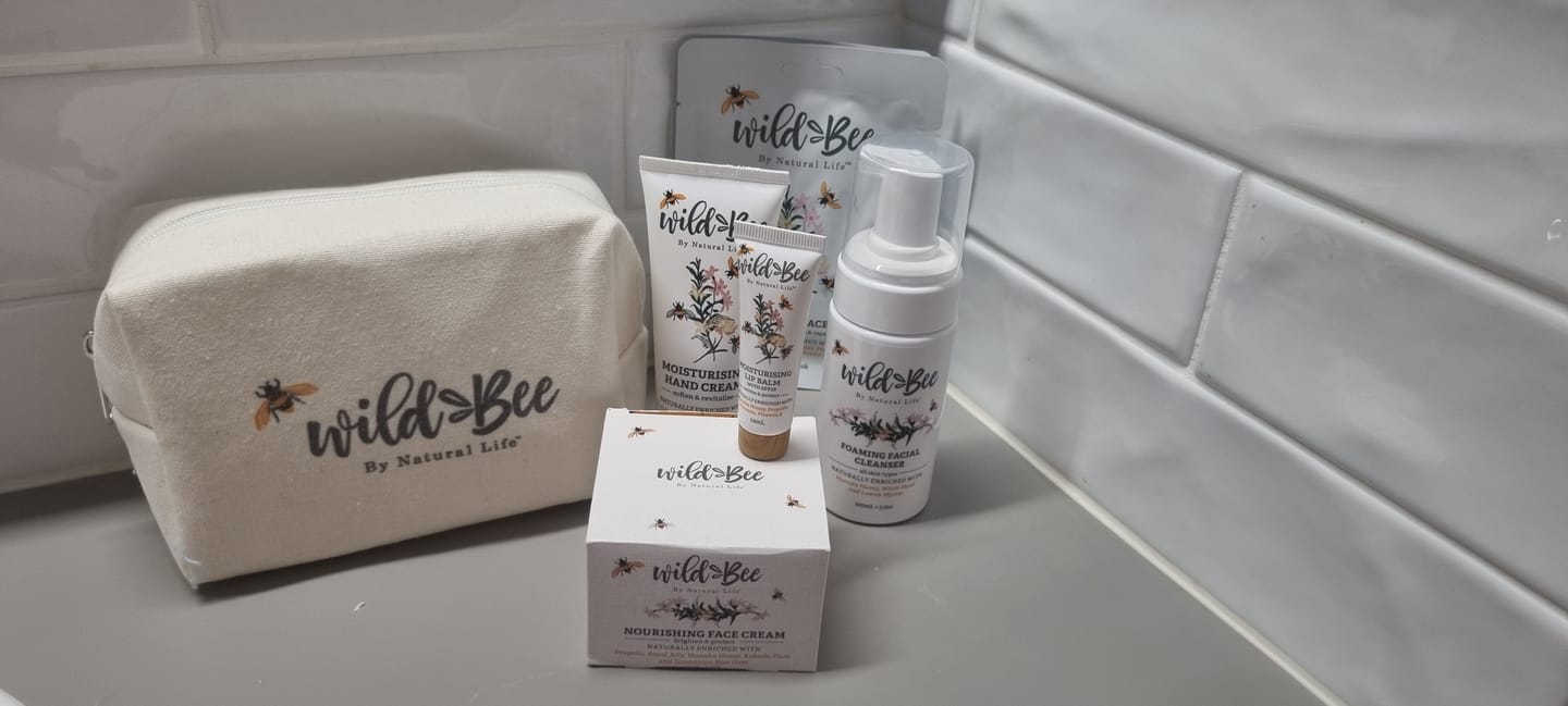 Customer photo review of 🎁 Wild Bee Illuminating Face Mask (100% off)
