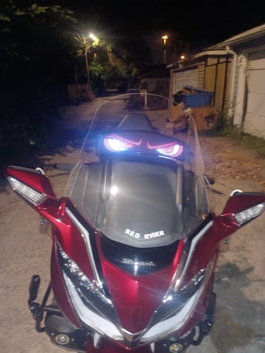 Customer photo review of Moto Eyes - Animated Moto Eyes