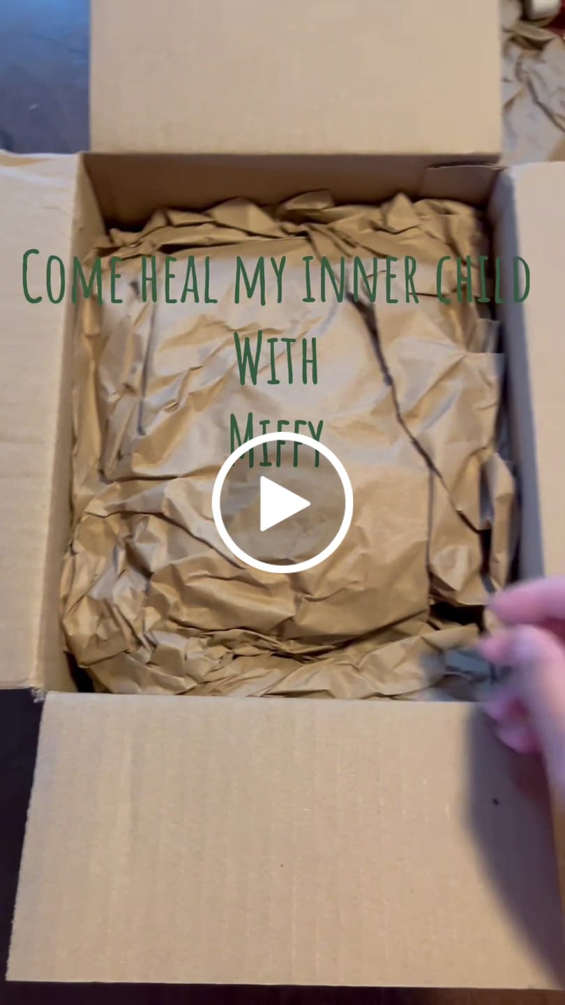 Customer video review of Polaroid 600 Miffy Colorblock Instant Film Camera