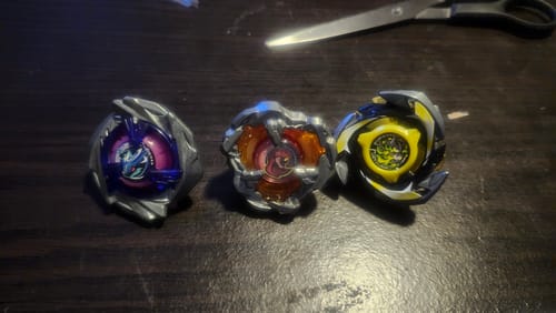 Customer photo review of [Pre-Order Lot 2 ETA September] Takara Tomy Beyblade X UX-15 SharkScale Deck Set