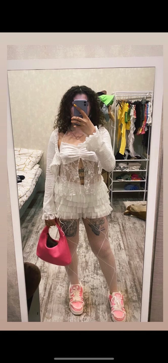 Customer photo review of Y2K-Inspired Ruffle Tiered Mini Skirt Set — White | KIMLUD