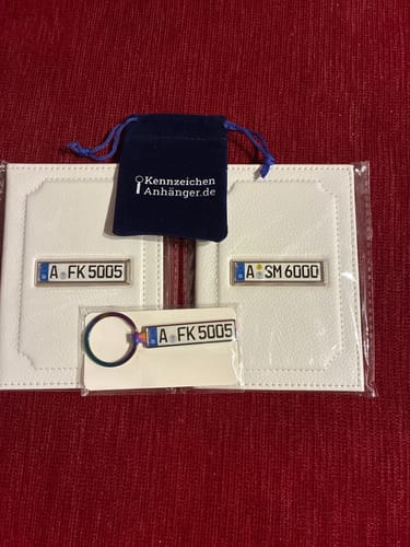 Customer photo review of Kennzeichen Schlüsselanhänger Mini Nummernschild Metall